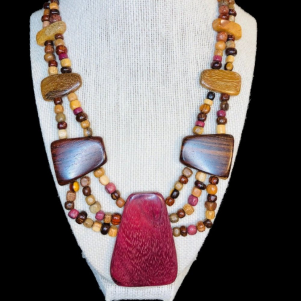 Wooden necklace Hand made from Costa Rica